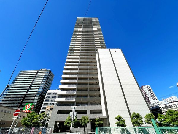 ローレルタワー梅田 外観