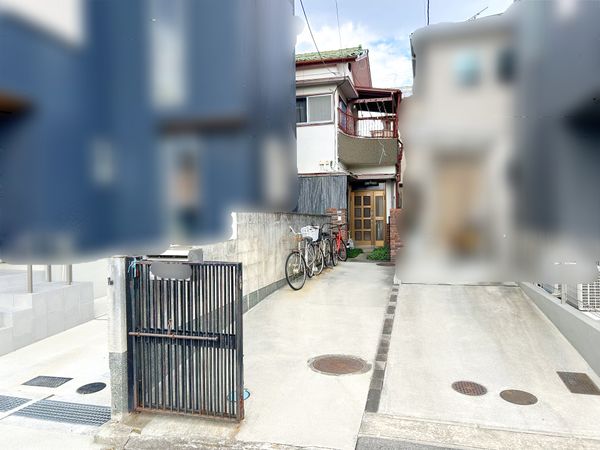 前面道路含む外観