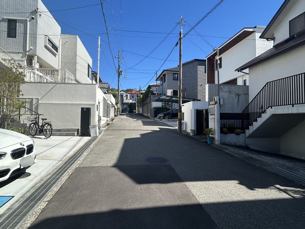 前面道路含む外観
