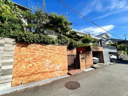 豊中市緑丘3丁目 土地(古家あり) 前面道路含む外観
