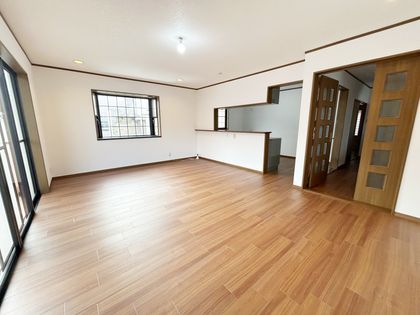 豊中市西緑丘3丁目 戸建 リビング