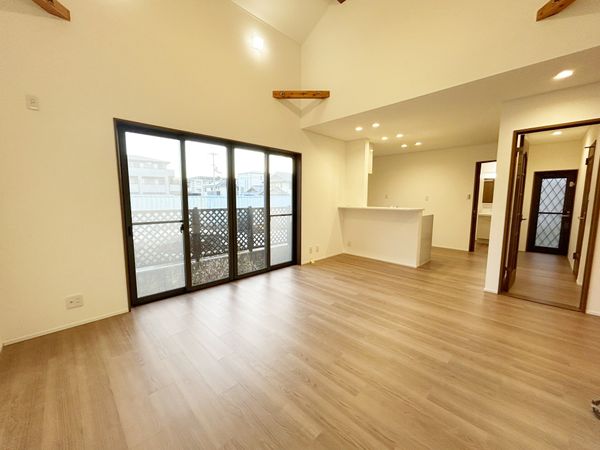 箕面市牧落1丁目 戸建 リビング