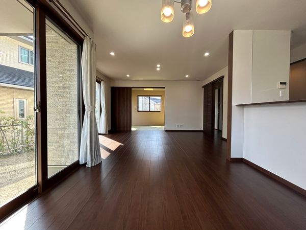 箕面市森町南1丁目 戸建 リビング