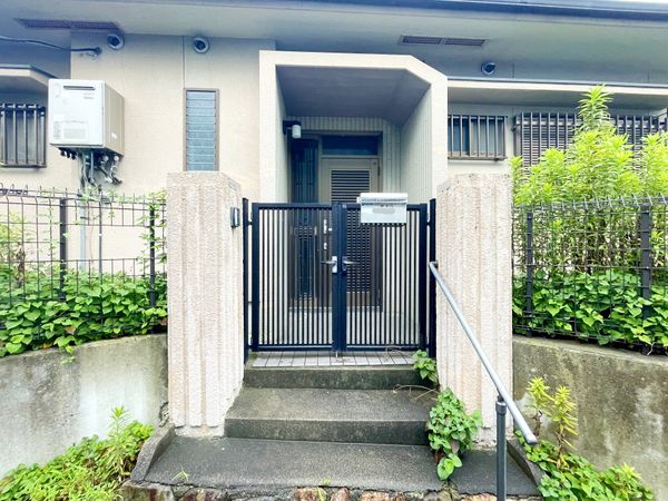 箕面市箕面2丁目 戸建 玄関 箕面市箕面2丁目 戸建 玄関
