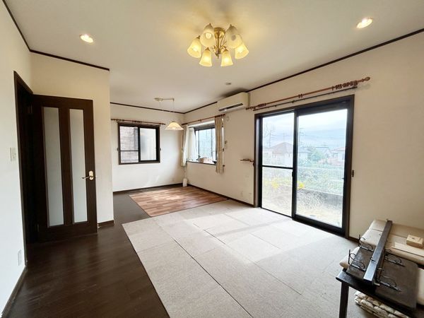 箕面市新稲5丁目 戸建 リビング 箕面市新稲5丁目 戸建 リビング