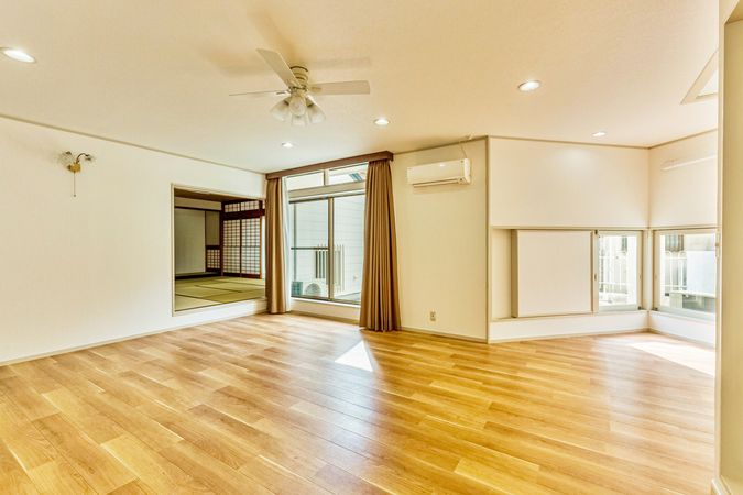 箕面市粟生間谷西7丁目 戸建 リビング 箕面市粟生間谷西7丁目 戸建 リビング