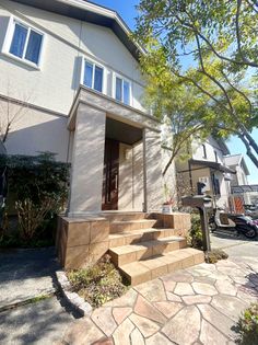 箕面市森町北2丁目 戸建 玄関