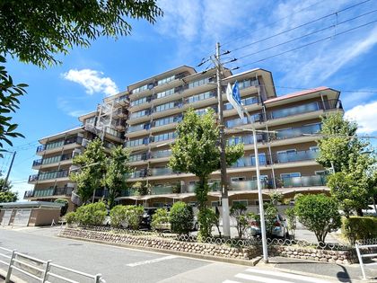 ローレルハイツ千里 4号棟 外観