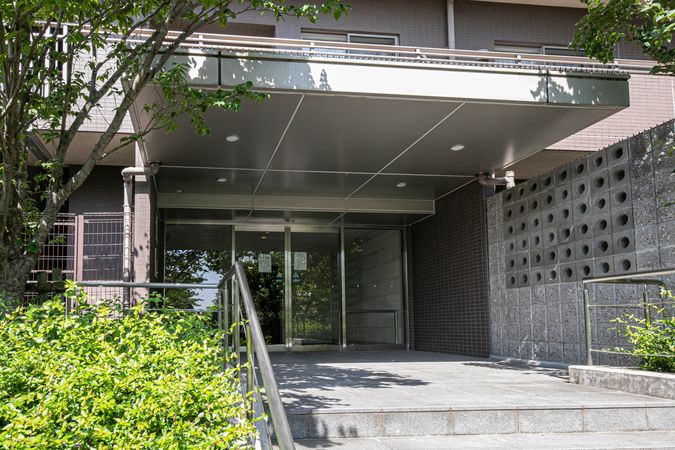 ジオ千里桃山台 1・2番館 エントランス ジオ千里桃山台 1・2番館 エントランス