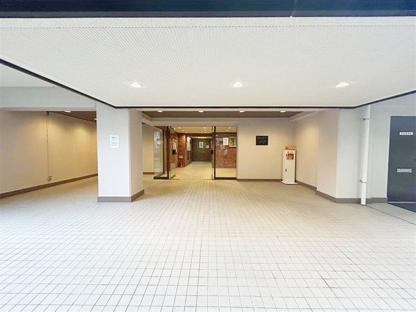 シーアイハイツ千里桃山台 D棟 エントランス シーアイハイツ千里桃山台 D棟 エントランス