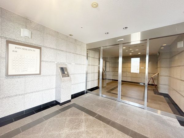クラウンヒルズ箕面 エントランス エントランス
