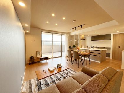 ネバーランドシエル箕面 N棟 リビング