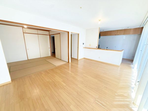 ローレルスクエア豊中緑丘壱番館 リビング ローレルスクエア豊中緑丘壱番館 リビング