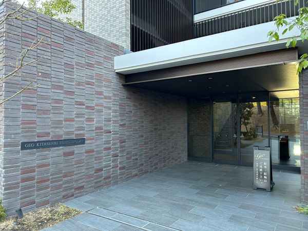 ジオ北千里藤白台 A棟 エントランス