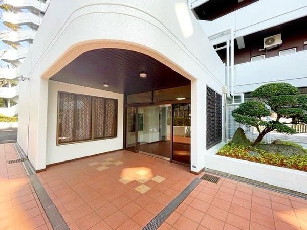 千里ロイヤルマンシヨン エントランス