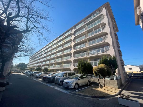 日商岩井箕面ハイツ A棟 外観 日商岩井箕面ハイツ A棟 外観