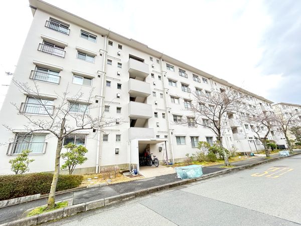 箕面如意谷住宅 19号棟 外観 箕面如意谷住宅 19号棟 外観