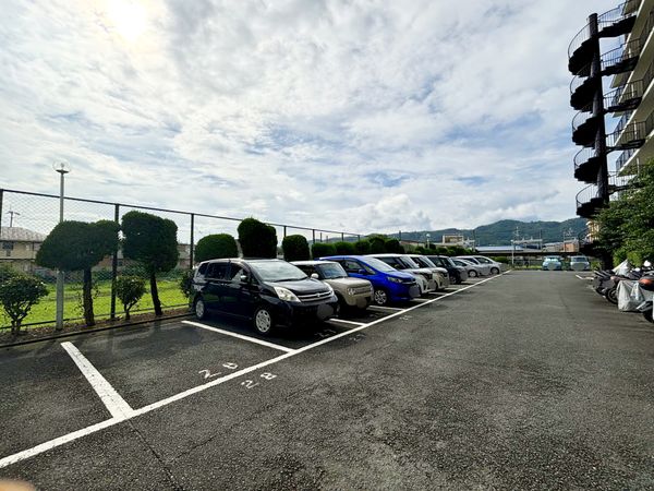 箕面サンハイツ 駐車場 箕面サンハイツ 駐車場