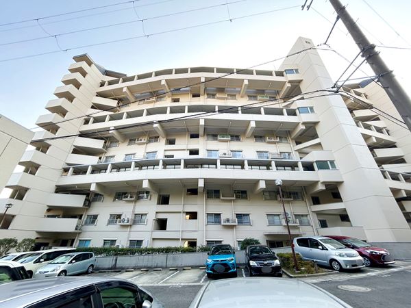 豊中野畑団地 四号棟 外観 豊中野畑団地 四号棟 外観