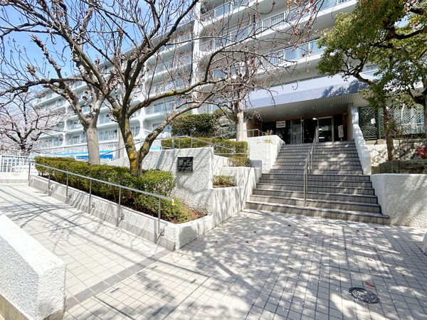 千里泉ヶ丘スカイハイツ 1号棟 外観 千里泉ヶ丘スカイハイツ 1号棟 外観