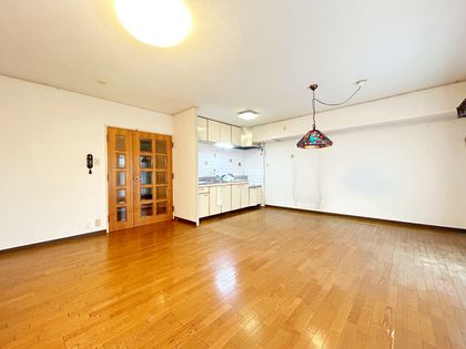 有楽箕面ハイツ5号館 リビング