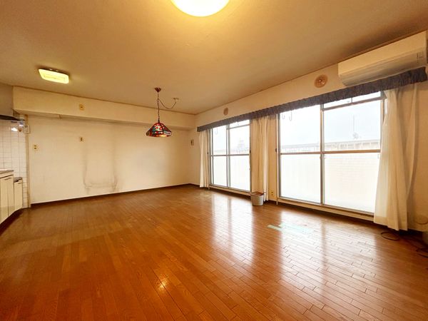 有楽箕面ハイツ5号館 リビング