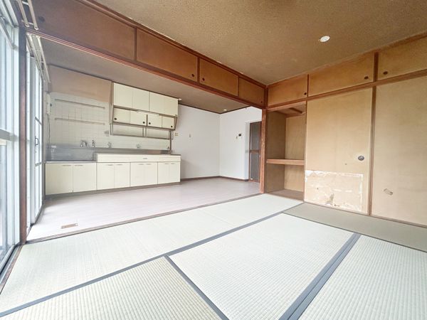 箕面粟生第四住宅4号棟 エントランス 箕面粟生第四住宅4号棟 エントランス