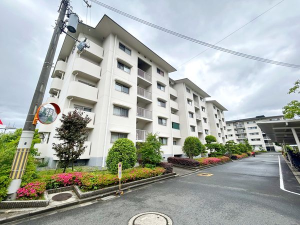 山田西第1次団地 A3棟 外観 山田西第1次団地 A3棟 外観