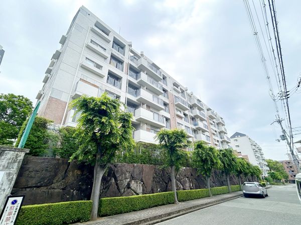 緑地公園グリーンハイツ 6号棟 外観