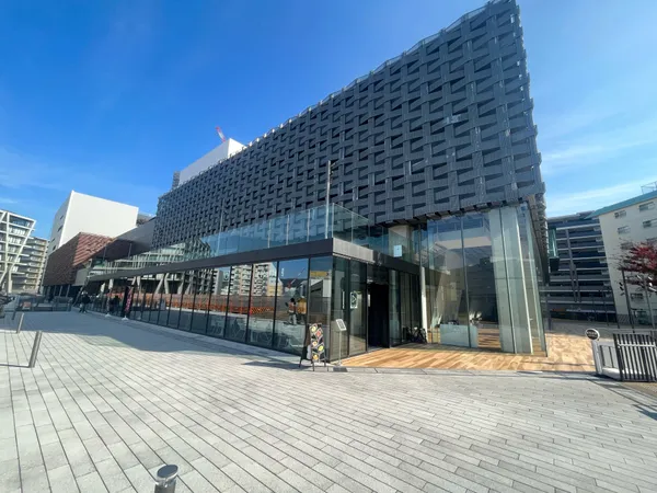 徒歩10分。