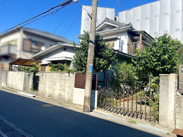 前面道路含む外観