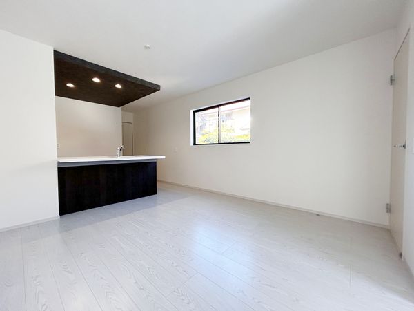 豊中市服部寿町1丁目 新築戸建 リビング