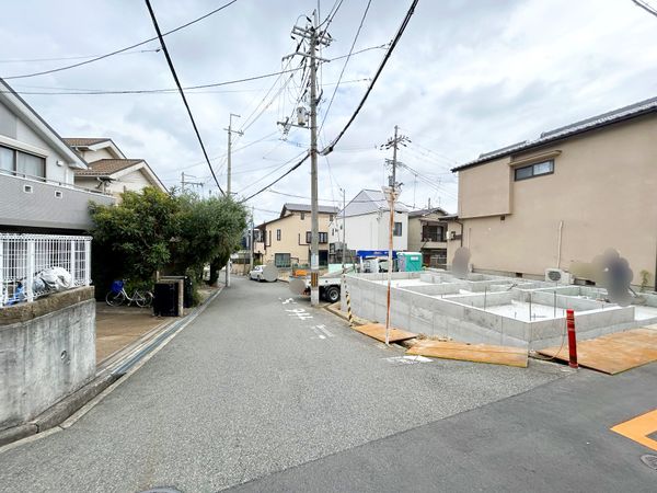 前面道路含む外観