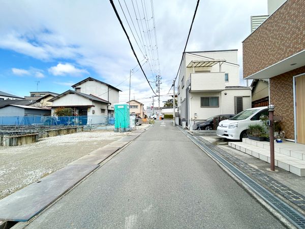 豊中市勝部2丁目 新築戸建 2号棟 前面道路含む外観