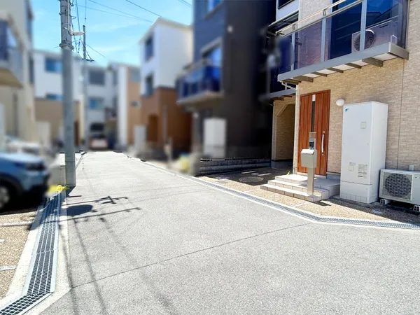 東側前面道路