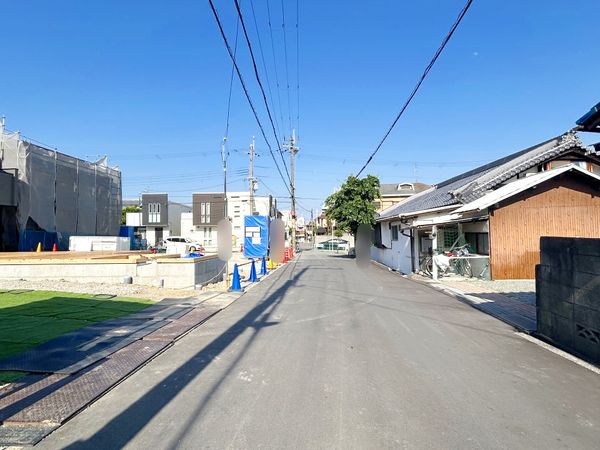 豊中市刀根山1丁目 新築戸建 3号地 前面道路含む外観