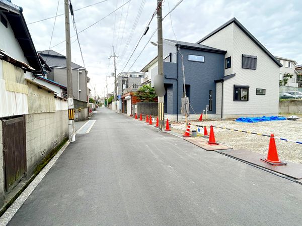 豊中市刀根山1丁目 新築戸建 2号地 前面道路含む外観