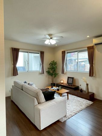 豊中市上野東1丁目 戸建 リビング 豊中市上野東1丁目 戸建 リビング