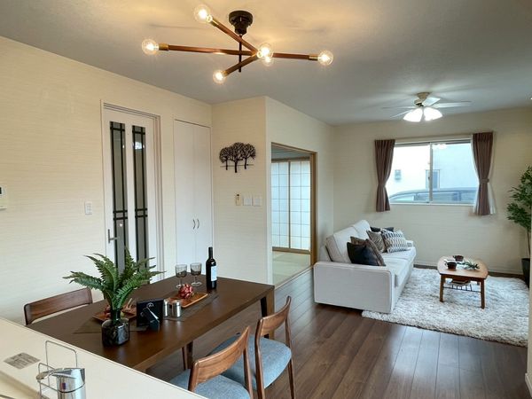 豊中市上野東1丁目 戸建 リビング 豊中市上野東1丁目 戸建 リビング