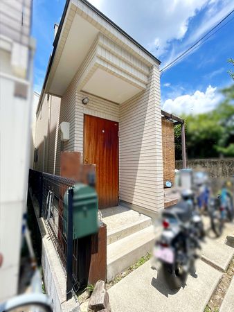 池田市鉢塚2丁目 戸建 玄関