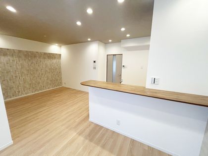 日商岩井グリーンサイドマンション リビング