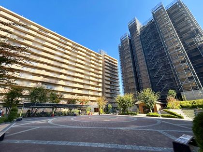 ルネ・ヒューマンズガーデン万博公園南 B棟 外観