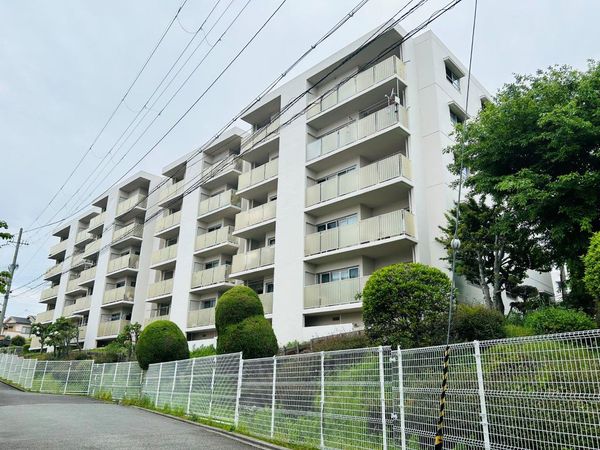豊中豊松園ハイツ B棟 外観 豊中豊松園ハイツ B棟 外観