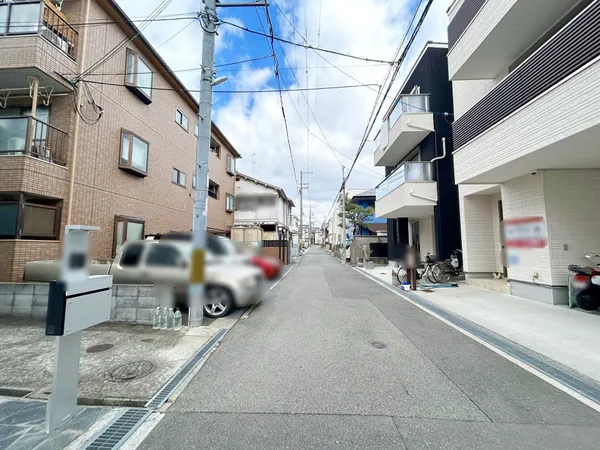 前面道路含む外観