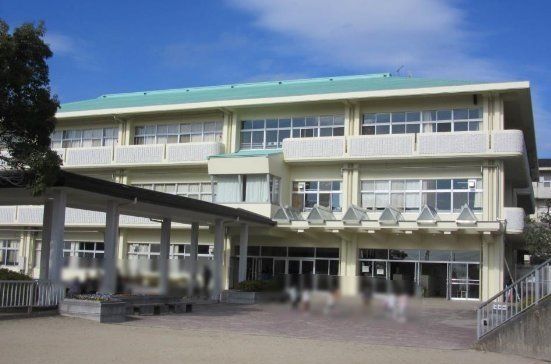 高槻市日吉台五番町 高槻市立北日吉台小学校(約1000m) 高槻市日吉台五番町 高槻市立北日吉台小学校(約1000m)