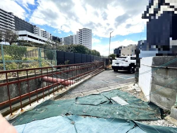 三島郡島本町江川2丁目 前面道路含む外観 三島郡島本町江川2丁目 前面道路含む外観