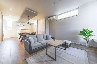 高槻市真上町5丁目 リビング