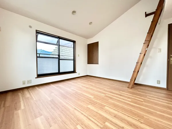 ３階洋室（西側）