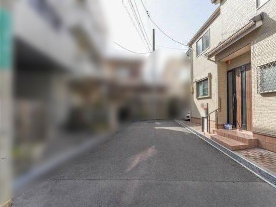 高槻市北大樋町 前面道路含む外観 高槻市北大樋町 前面道路含む外観