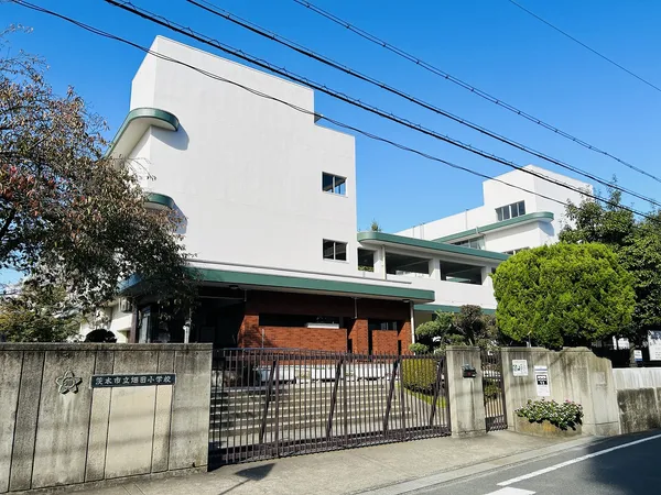 畑田小学校まで徒歩３分